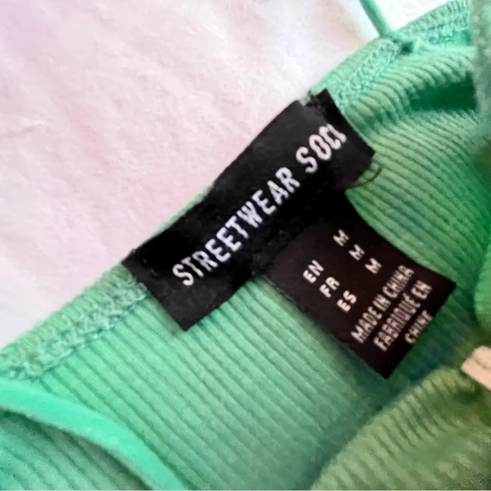 URBAN GREEN CAMI TOP - Picture 3 of 4